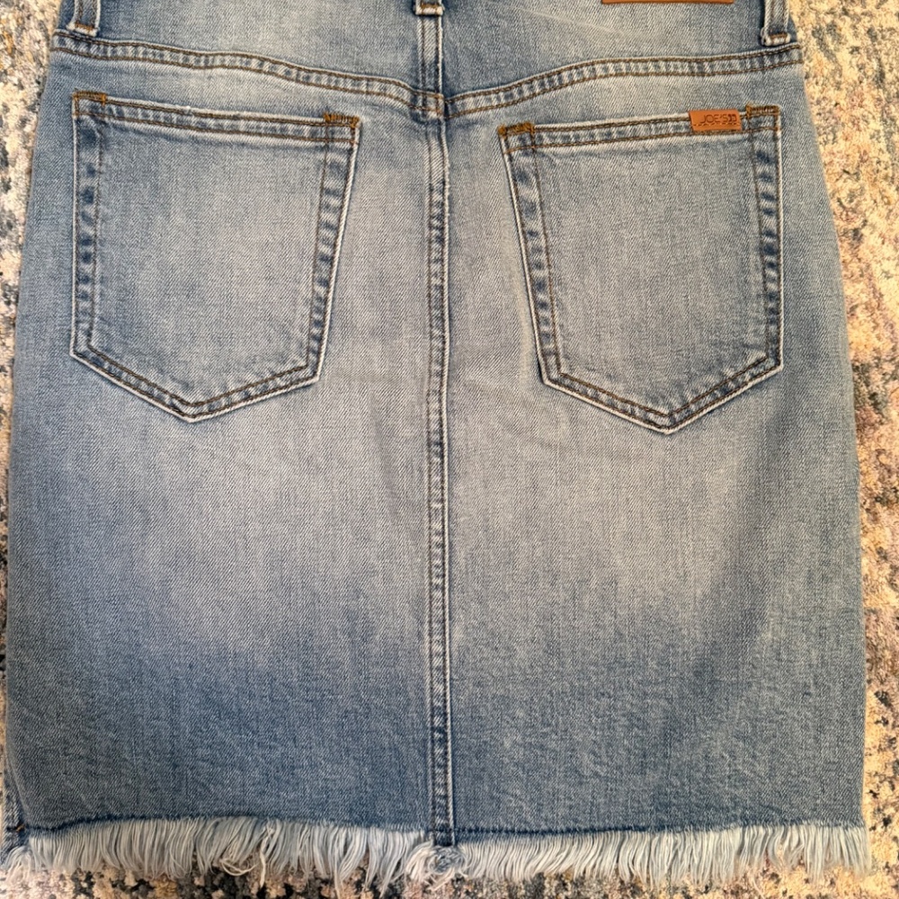 Like new!! Joe's Jeans Collector's Edition High-Low Frayed Denim Skirt w26 - Picture 4 of 9